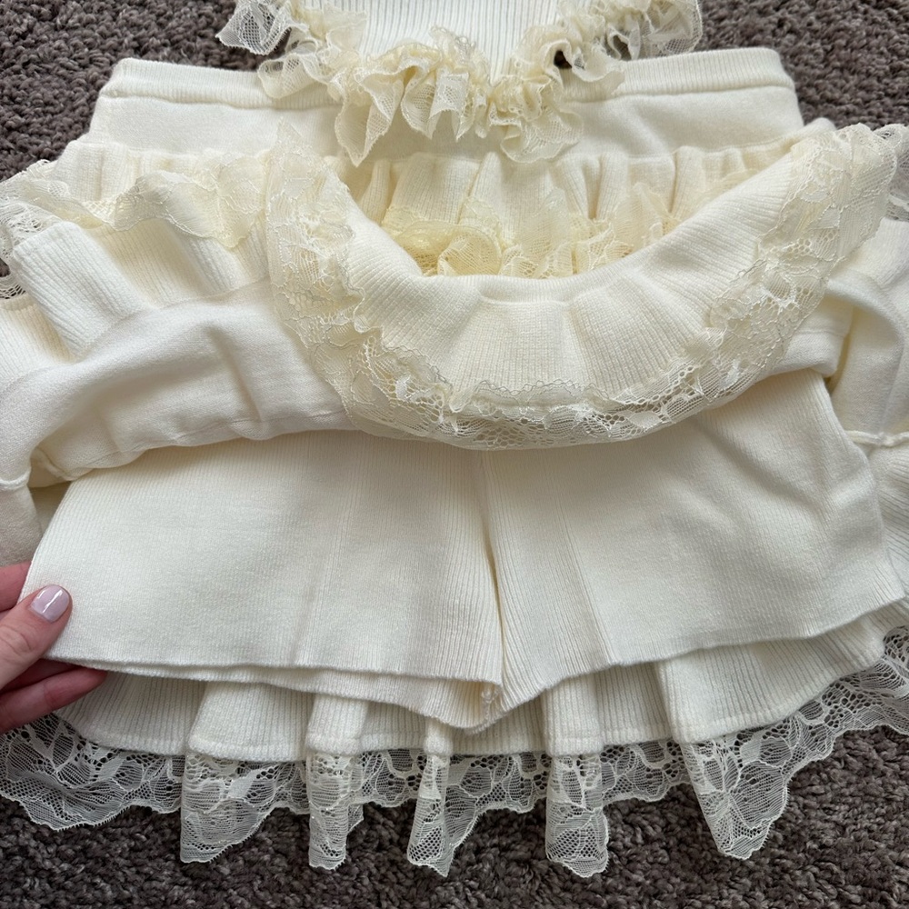 Meshki Lace Ruffle Set - Picture 6 of 6